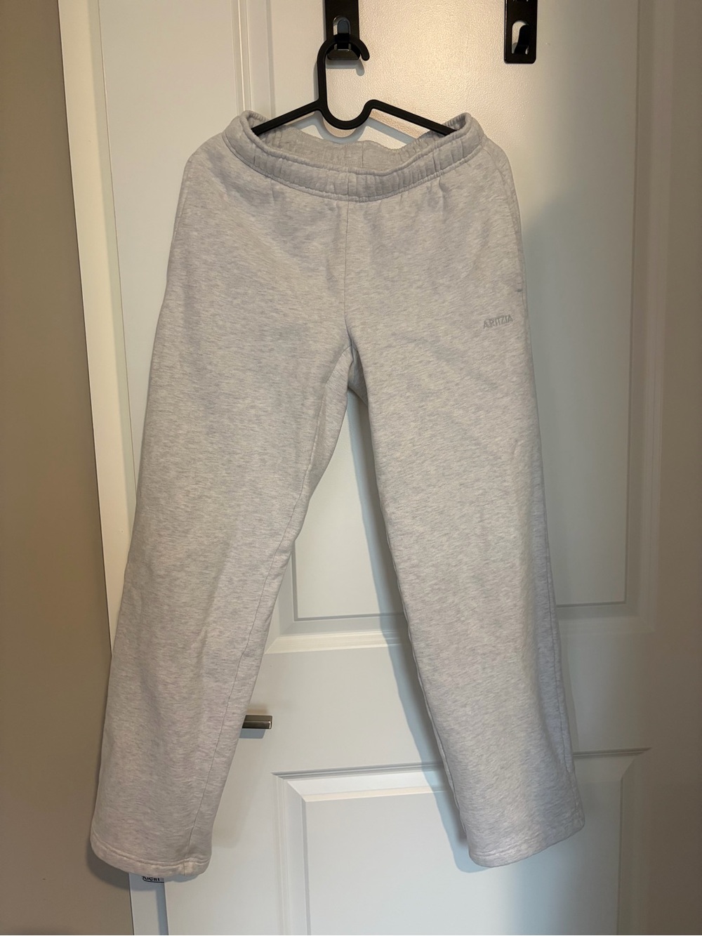 Aritzia cozy sweatfleece mega straight sweatpant